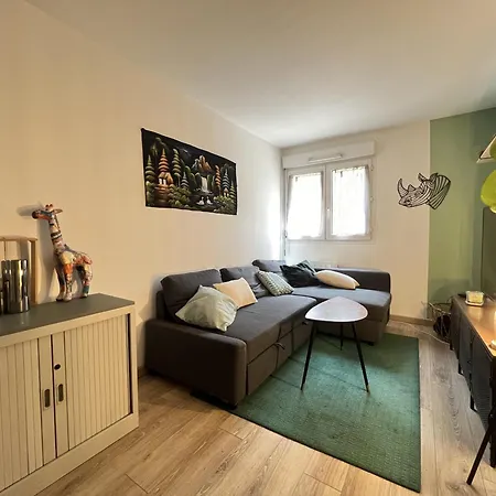 Le Reveur - Climatise Avec Balcon - Parking Apartment *